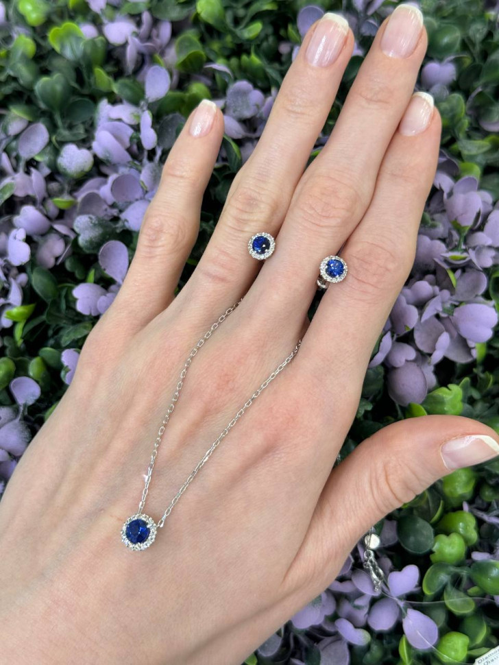 Серьги пусеты из белого золота с бриллиантами и сапфирами (050818)