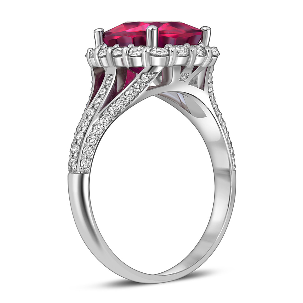 Кольцо из белого золота с бриллиантами и рубином (062785)