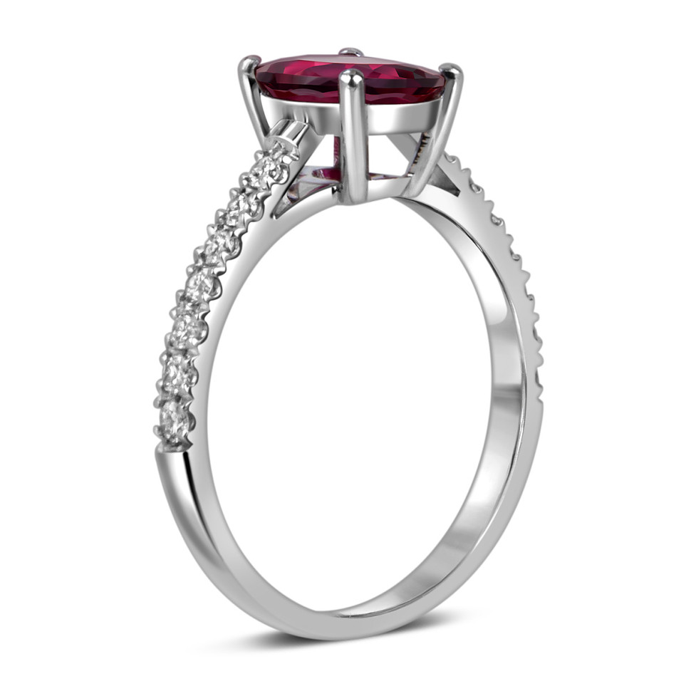 Кольцо из белого золота с бриллиантами и рубином (059498)