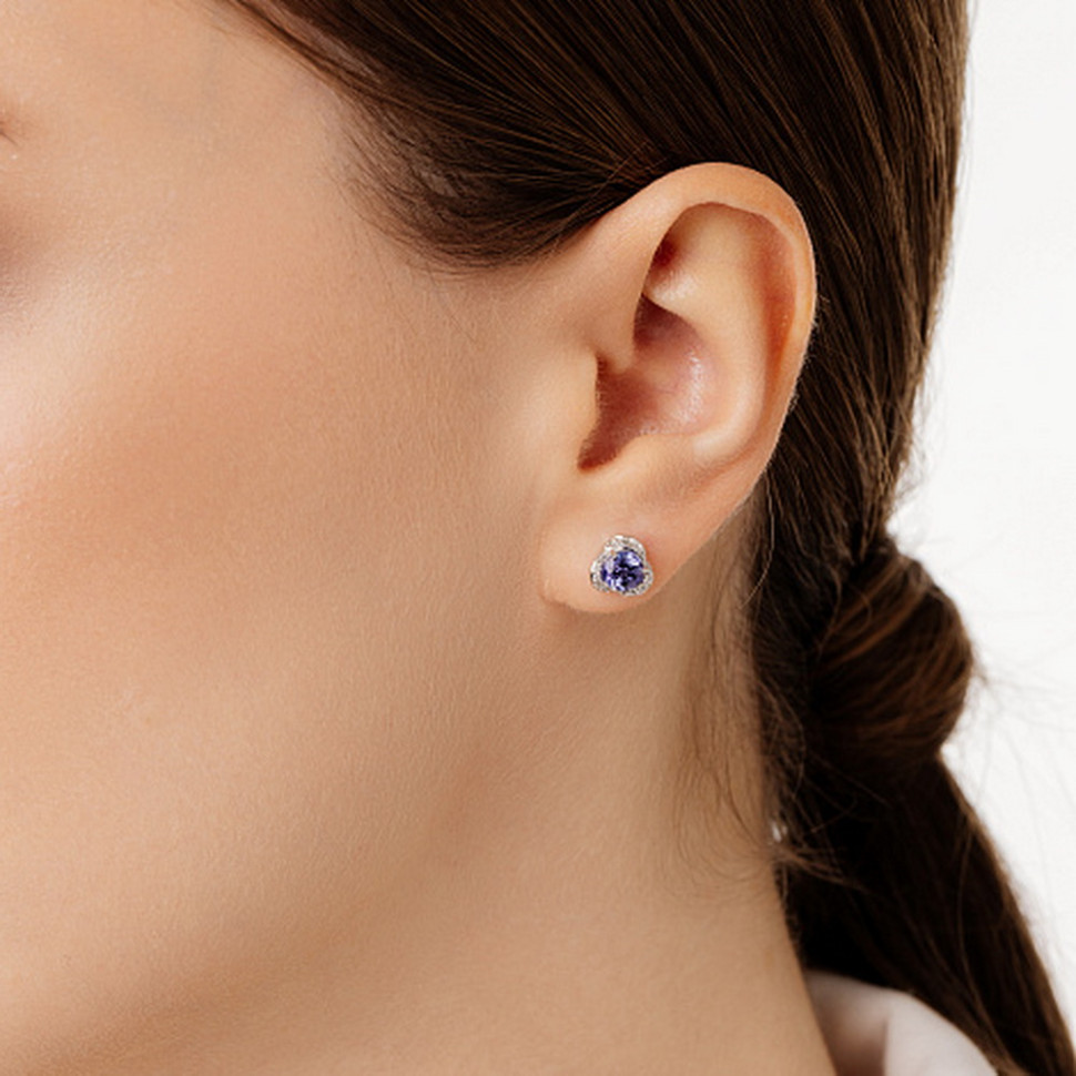 Серьги пусеты из белого золота с бриллиантами и танзанитами (051359)