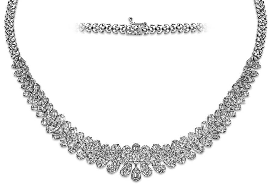 Колье из белого золота с бриллиантами (050738)