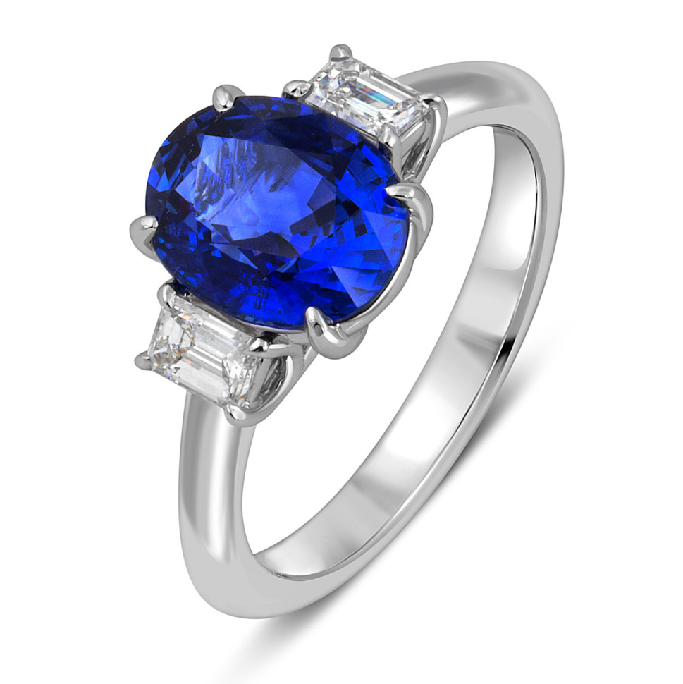 Кольцо из белого золота с сапфиром и бриллиантами 