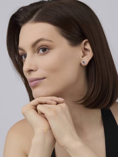 Серьги пусеты из белого золота с бриллиантами и сапфирами (031611)