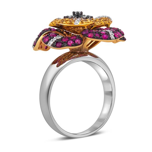Кольцо из белого золота с бриллиантами, рубинами и сапфирами (003037)