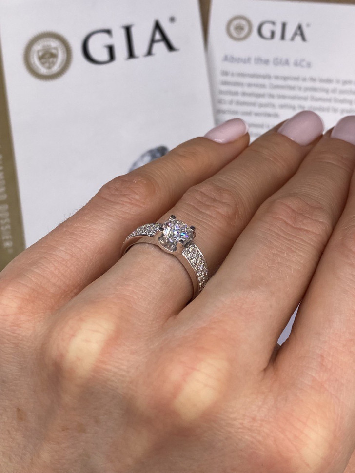 Помолвочное кольцо из белого золота с бриллиантами  (054430)