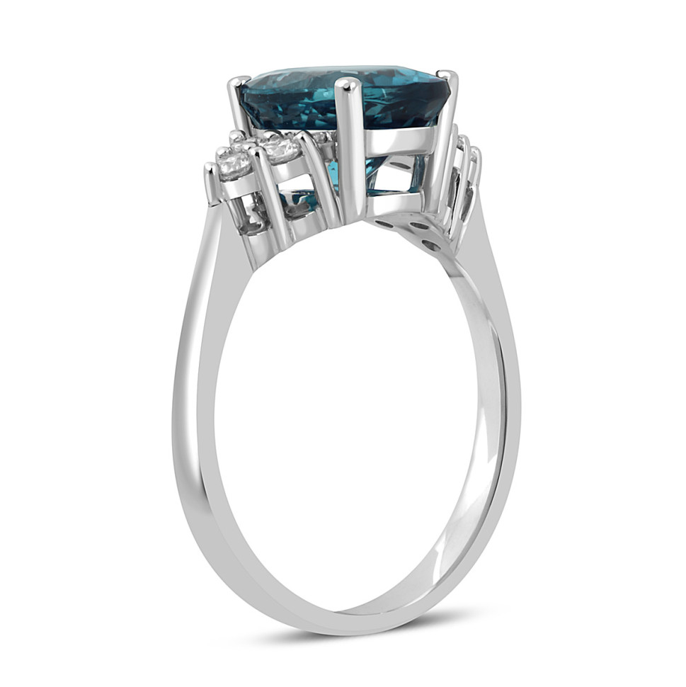 Кольцо из белого золота с бриллиантами и лондон топазом (060347)