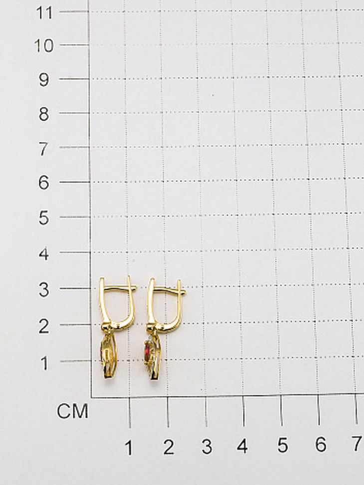 Серьги из жёлтого золота с бриллиантами и рубинами (047133)