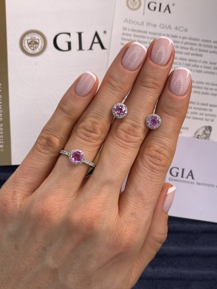 Серьги пусеты из белого золота с бриллиантами и розовыми сапфирами (052503)